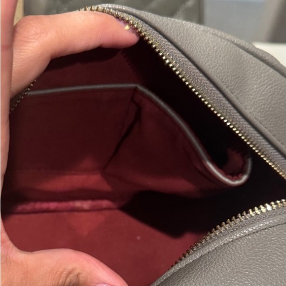 Lux Gray Quilted Crossbody Bag - Picture 4 of 8